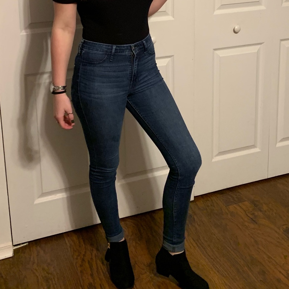 Size 1 Hollister skinny jeans
